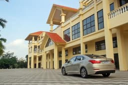 New Hyundai Mistra saloon photo gallery